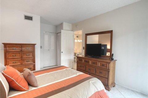 Condo in Coral Springs, Florida, 2 bedrooms  № 1369167 - photo 15