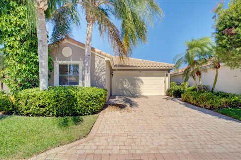 House in Boynton Beach, Florida 3 bedrooms, 149.76 sq.m. № 1417075 - photo 1