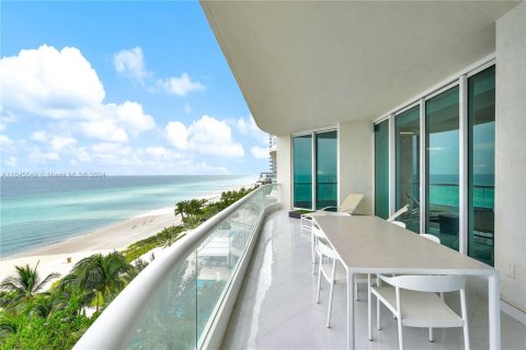 Condominio en venta en Sunny Isles Beach, Florida, 3 dormitorios, 323.3 m2 № 1328484 - foto 27