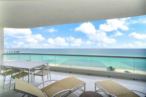 Copropriété à vendre à Sunny Isles Beach, Floride: 3 chambres, 323.3 m2 № 1328484 - photo 10