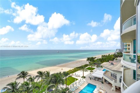 Condo in Sunny Isles Beach, Florida, 3 bedrooms  № 1328484 - photo 15