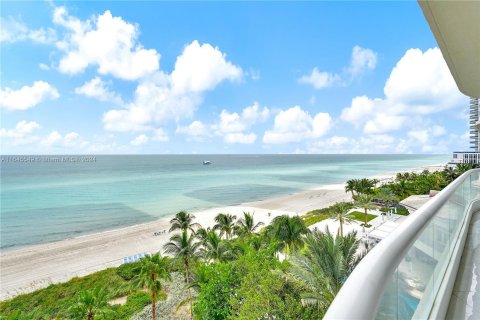 Copropriété à vendre à Sunny Isles Beach, Floride: 3 chambres, 323.3 m2 № 1328484 - photo 13