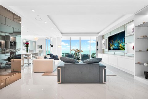 Condo in Sunny Isles Beach, Florida, 3 bedrooms  № 1328484 - photo 1