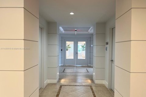 Appartement à louer à Coral Gables, Floride: 1 chambre, 78.41 m2 № 650381 - photo 16