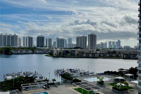 Condominio en venta en Aventura, Florida, 1 dormitorio, 93.37 m2 № 942735 - foto 4