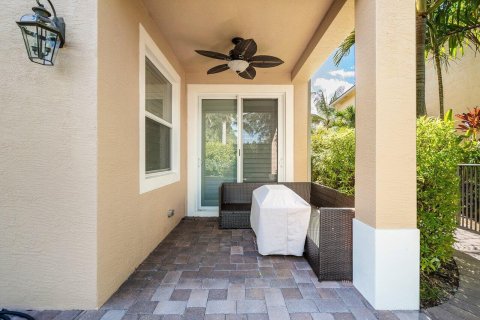 Townhouse in Palm Beach Gardens, Florida 3 bedrooms, 187.76 sq.m. № 1173188 - photo 11