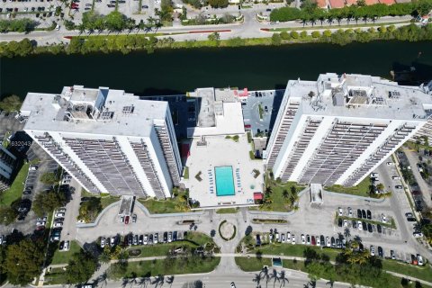 Condominio en venta en Aventura, Florida, 1 dormitorio, 70.14 m2 № 1293037 - foto 23