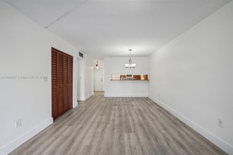 Condominio en venta en Miami, Florida, 2 dormitorios, 72 m2 № 1437008 - foto 6