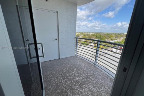 Condo in Hollywood, Florida, 2 bedrooms  № 1364805 - photo 17