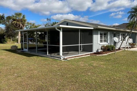 Villa ou maison à vendre à Punta Gorda, Floride: 2 chambres, 91.97 m2 № 937456 - photo 2