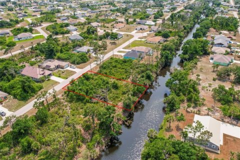 Terreno en venta en Rotonda, Florida № 1194097 - foto 3