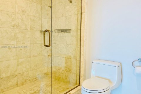 Condominio en alquiler en Miami, Florida, 1 dormitorio, 105.44 m2 № 1397519 - foto 19