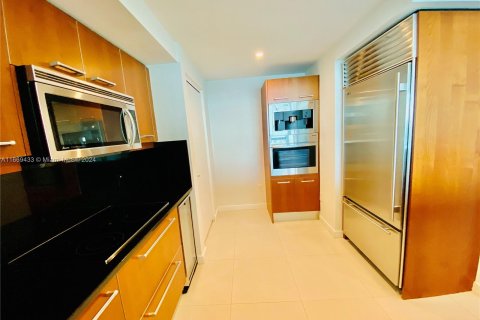 Condominio en alquiler en Miami, Florida, 1 dormitorio, 105.44 m2 № 1397519 - foto 7