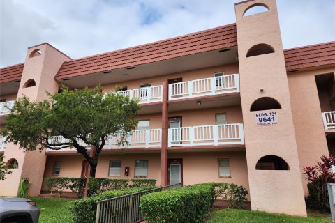 Condo in Sunrise, Florida, 1 bedroom  № 968402 - photo 5