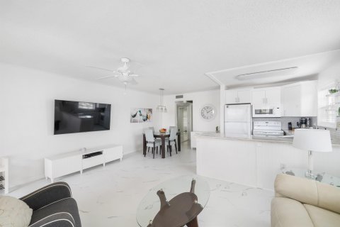 Condominio en venta en West Palm Beach, Florida, 1 dormitorio № 968404 - foto 22