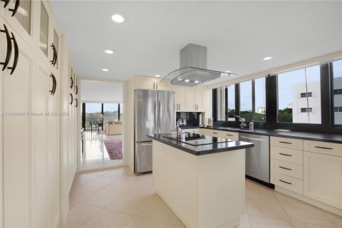 Condominio en venta en Coral Gables, Florida, 3 dormitorios, 297.29 m2 № 989144 - foto 5