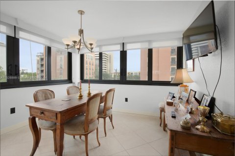 Condo in Coral Gables, Florida, 3 bedrooms  № 989144 - photo 7