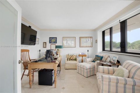 Condo in Coral Gables, Florida, 3 bedrooms  № 989144 - photo 16