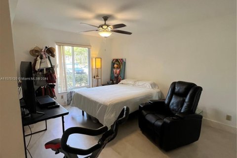 Condo in Port St. Lucie, Florida, 2 bedrooms  № 1140711 - photo 14