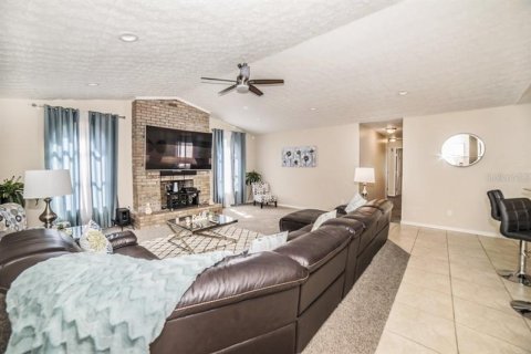 Villa ou maison à vendre à Brandon, Floride: 4 chambres, 223.06 m2 № 846773 - photo 13