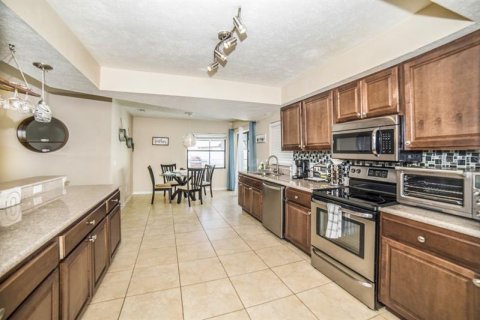 Casa en venta en Brandon, Florida, 4 dormitorios, 223.06 m2 № 846773 - foto 10