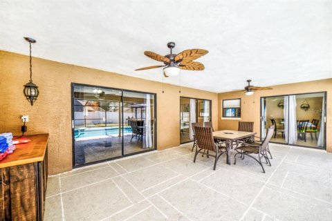 Villa ou maison à vendre à Brandon, Floride: 4 chambres, 223.06 m2 № 846773 - photo 6