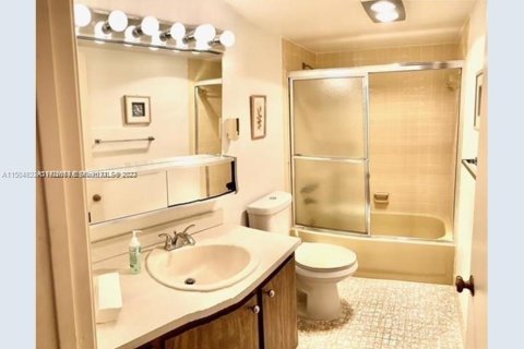 Condominio en venta en Dania Beach, Florida, 2 dormitorios, 106.28 m2 № 918288 - foto 1