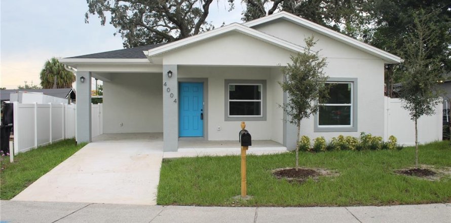 House in Tampa, Florida 3 bedrooms, 118.26 sq.m. № 1369592