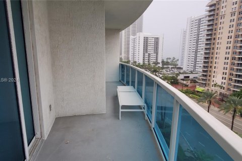 Condominio en venta en Hallandale Beach, Florida, 3 dormitorios, 167.41 m2 № 1396257 - foto 3