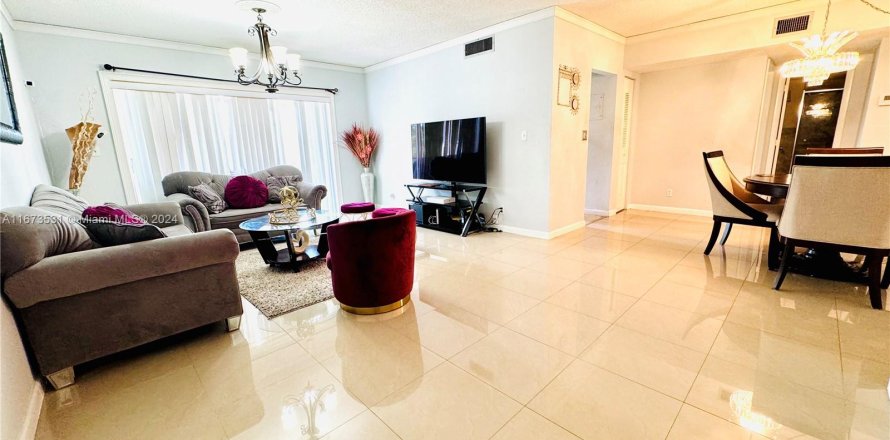 Condo in Coral Springs, Florida, 1 bedroom  № 1396307