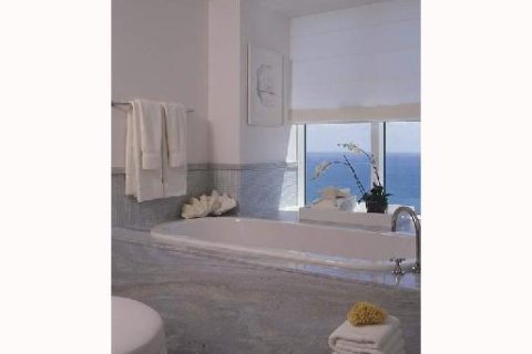 Condominio en alquiler en Sunny Isles Beach, Florida, 3 dormitorios, 280.38 m2 № 13318 - foto 21