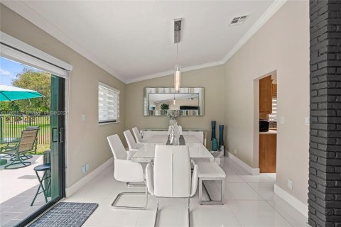 Casa en venta en Tamarac, Florida, 3 dormitorios, 219.99 m2 № 1374278 - foto 11