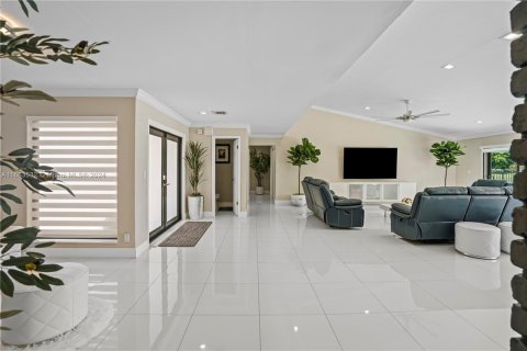 Villa ou maison à vendre à Tamarac, Floride: 3 chambres, 219.99 m2 № 1374278 - photo 6