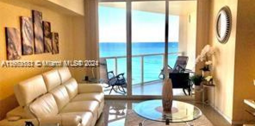 Condo in Sunny Isles Beach, Florida, 1 bedroom  № 1374277