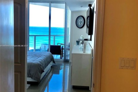 Condo in Sunny Isles Beach, Florida, 1 bedroom  № 1374277 - photo 14