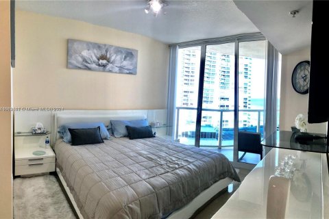 Condo in Sunny Isles Beach, Florida, 1 bedroom  № 1374277 - photo 17