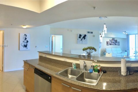 Condo in Sunny Isles Beach, Florida, 1 bedroom  № 1374277 - photo 13