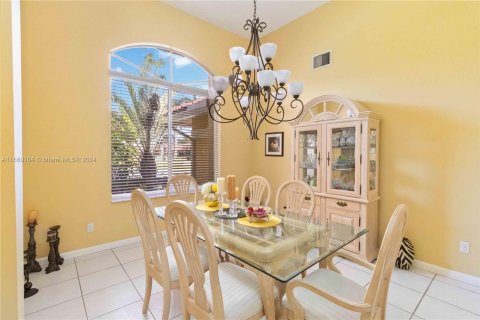 Casa en venta en Plantation, Florida, 4 dormitorios, 279.54 m2 № 1374240 - foto 7