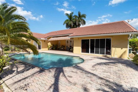 Villa ou maison à vendre à Plantation, Floride: 4 chambres, 279.54 m2 № 1374240 - photo 4