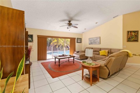 Casa en venta en Plantation, Florida, 4 dormitorios, 279.54 m2 № 1374240 - foto 19