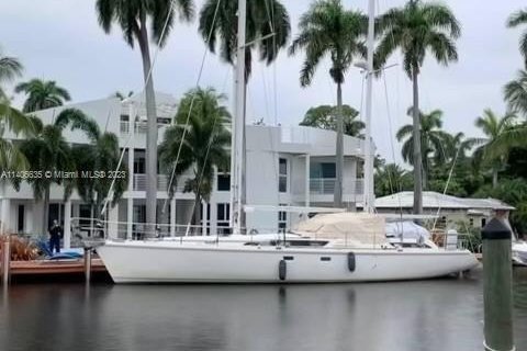 House in Fort Lauderdale, Florida 5 bedrooms, 375.6 sq.m. № 565004 - photo 3