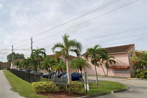 Condominio en venta en Doral, Florida, 2 dormitorios, 76.55 m2 № 967420 - foto 1