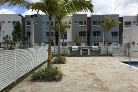 Townhouse in Miami, Florida 3 bedrooms, 127.83 sq.m. № 1366996 - photo 5