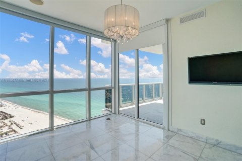 Condo in Sunny Isles Beach, Florida, 3 bedrooms  № 1366997 - photo 24