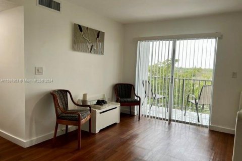 Condo in Miami, Florida, 2 bedrooms  № 1367000 - photo 8