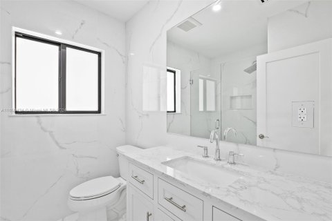 Casa en venta en Miami, Florida, 4 dormitorios, 158.68 m2 № 1366999 - foto 18