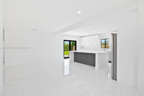 Villa ou maison à vendre à Miami, Floride: 4 chambres, 158.68 m2 № 1366999 - photo 10