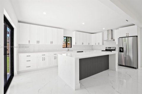 Casa en venta en Miami, Florida, 4 dormitorios, 158.68 m2 № 1366999 - foto 7