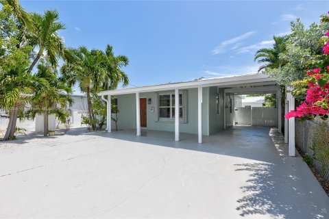 Casa en venta en Key West, Florida, 4 dormitorios, 141.03 m2 № 1119690 - foto 1