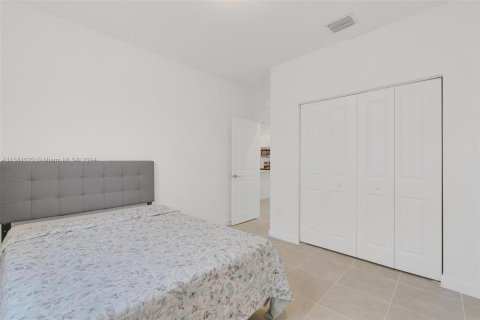 House in Miami, Florida 5 bedrooms № 1370338 - photo 16